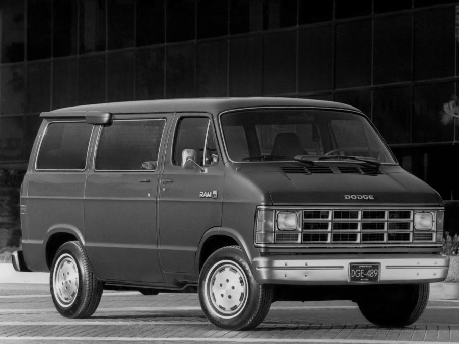  Dodge Ram Wagon 1986 года  (фото 3 из 5)